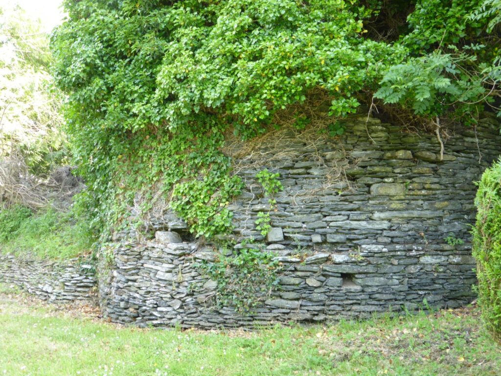 chateaulin donjon en ruine bis