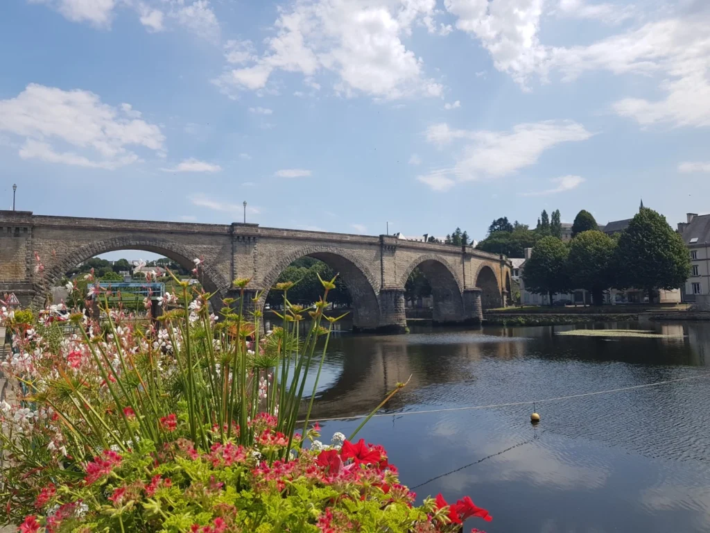 chateaulin viaduc jour