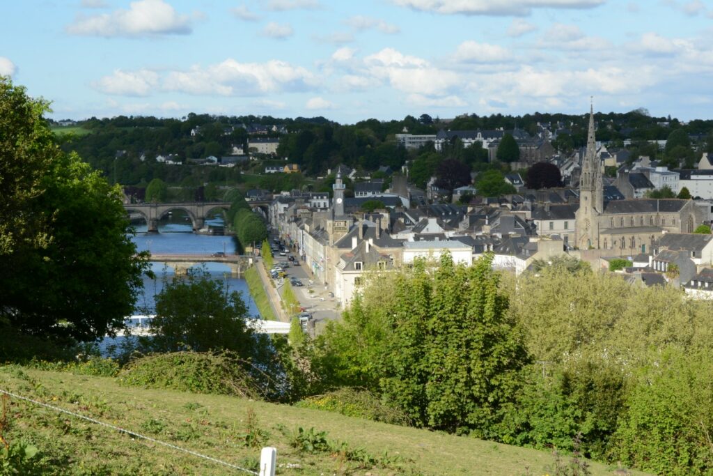 chateaulin vue vieux bourg